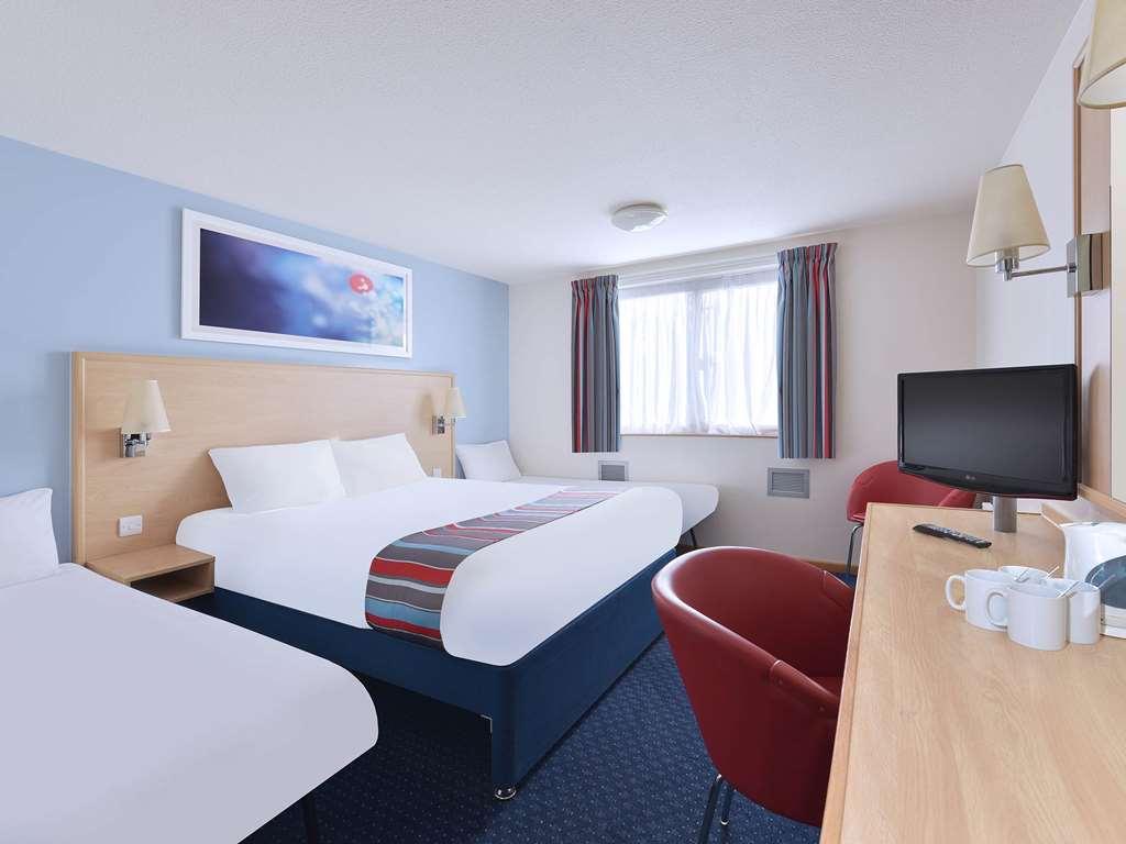 Travelodge Swindon Central Kamer foto