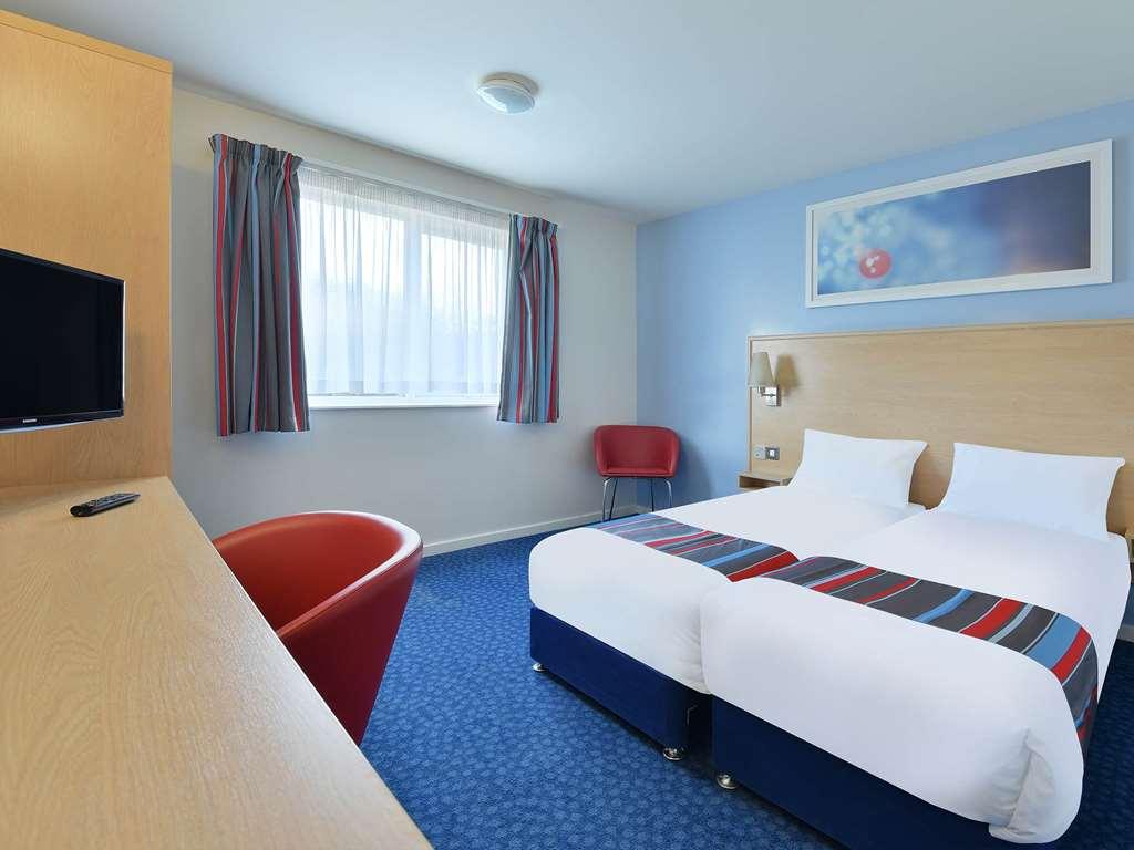 Travelodge Swindon Central Kamer foto